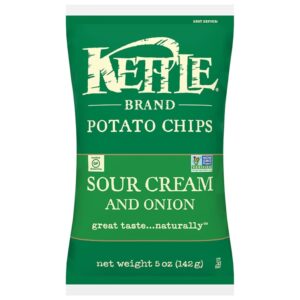 Papitas Con Crema Agria y Cebolla Kettle 5 Onz